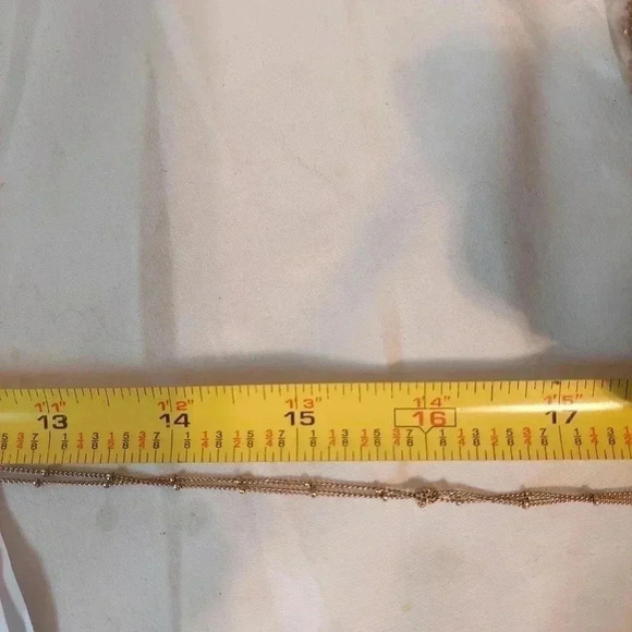 Gold tone Lariat style necklace with 2 tassels 16" drop & 21" including tassels - Picture 6 of 6